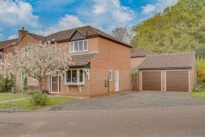 Tweed Close, Valley Park, Chandler’s Ford, SO53 4QX