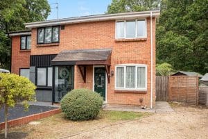 Warwick Close, Valley Park, Chandler’s Ford, SO53 4PH